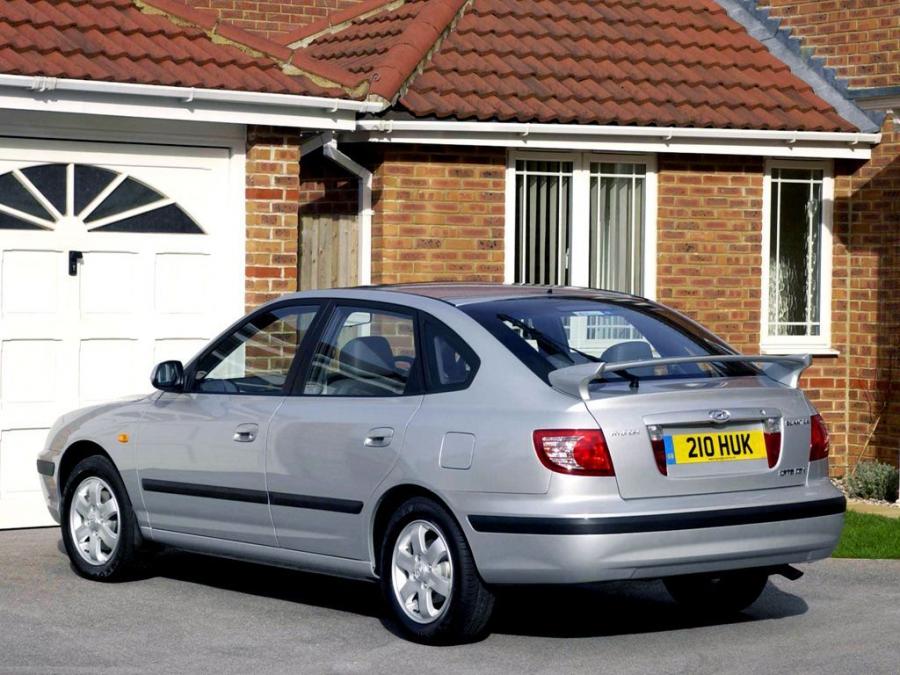  Hyundai Elantra Hatchback 2003 года  (UK) (фото 3 из 4)